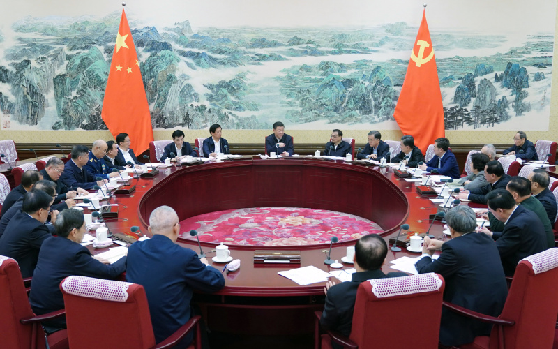 　　12月25日至26日，中共中央政治局召開民主生活會，中共中央總書記習(xí)近平主持會議并發(fā)表重要講話。新華社記者 謝環(huán)馳 攝
