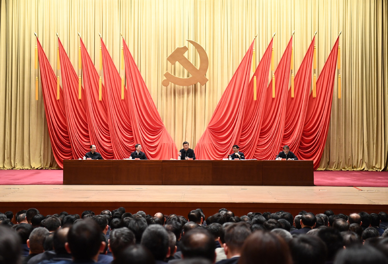 3月1日，2019年春季學(xué)期中央黨校（國家行政學(xué)院）中青年干部培訓(xùn)班在中央黨校開班。中共中央總書記、國家主席、中央軍委主席習(xí)近平在開班式上發(fā)表重要講話。